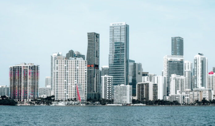 Los mejores hoteles económicos en Miami para compradores y negocios